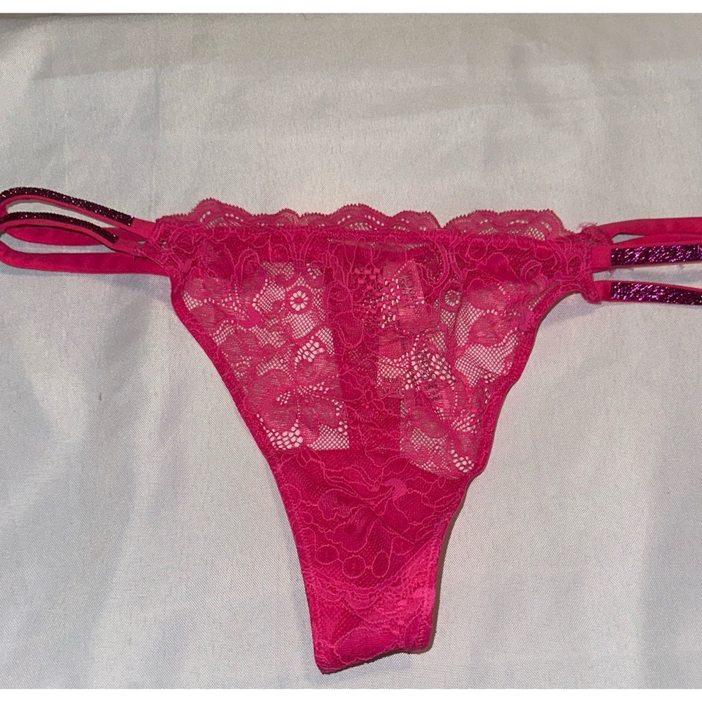 Victoria’s Secret Strappy Pink Floral Lace Thong with Bling New Valentines Lg